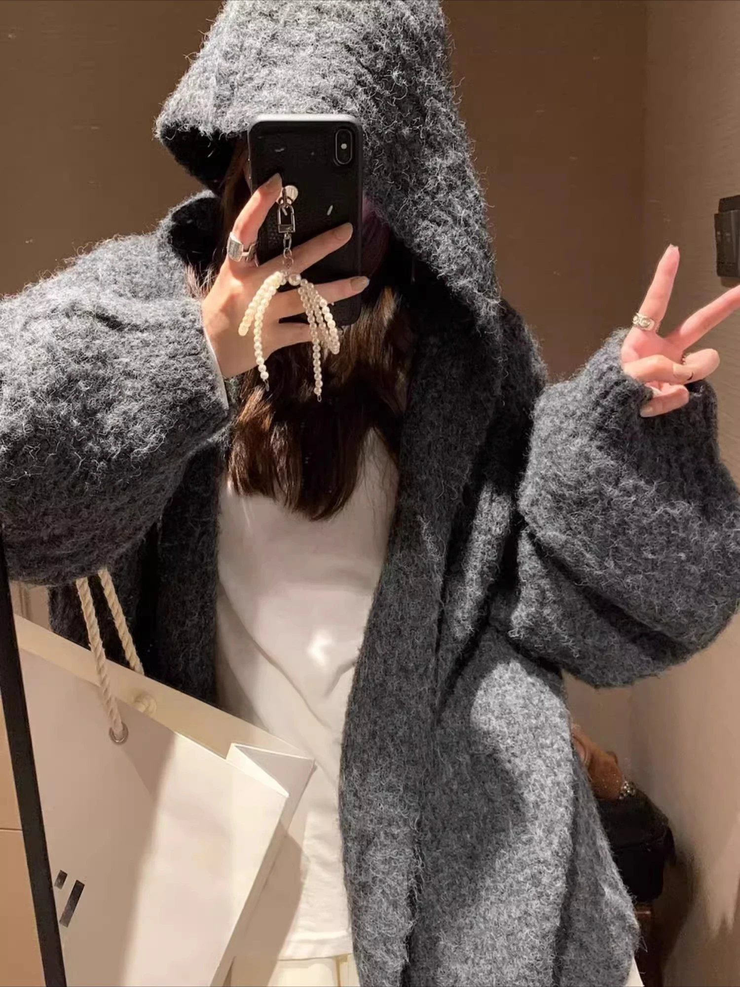 เสื้อผ้าผู้หญิงใหม่สำหรับฤดูใบไม้ร่วงและฤดูหนาว เสื้อคลุมมีฮู้ด แขนทรงโคมไฟ เสื้อแจ็คเก็ตไหมพรมแฟชั่นทรงหลวม