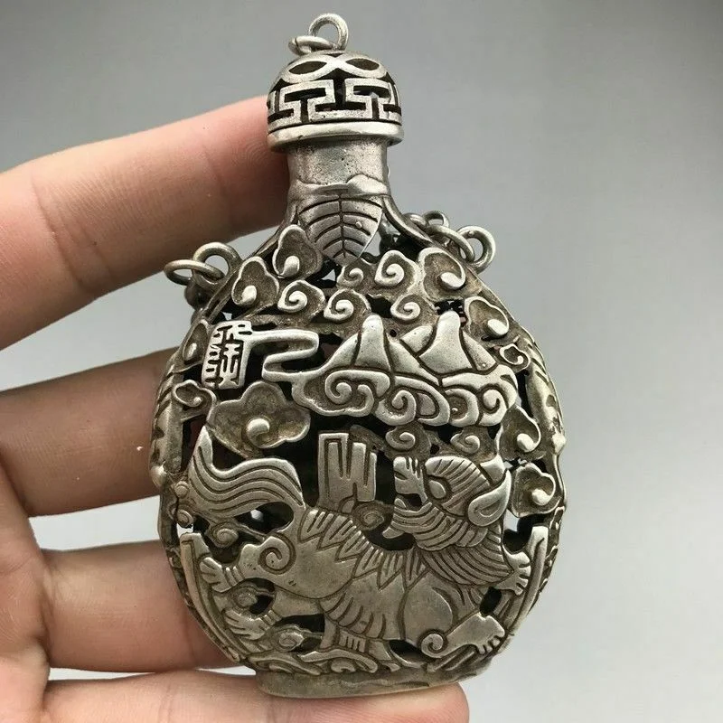 

Old Chinese Tibetan Silver Hand-Carved Dragon Pattern Snuff Bottle