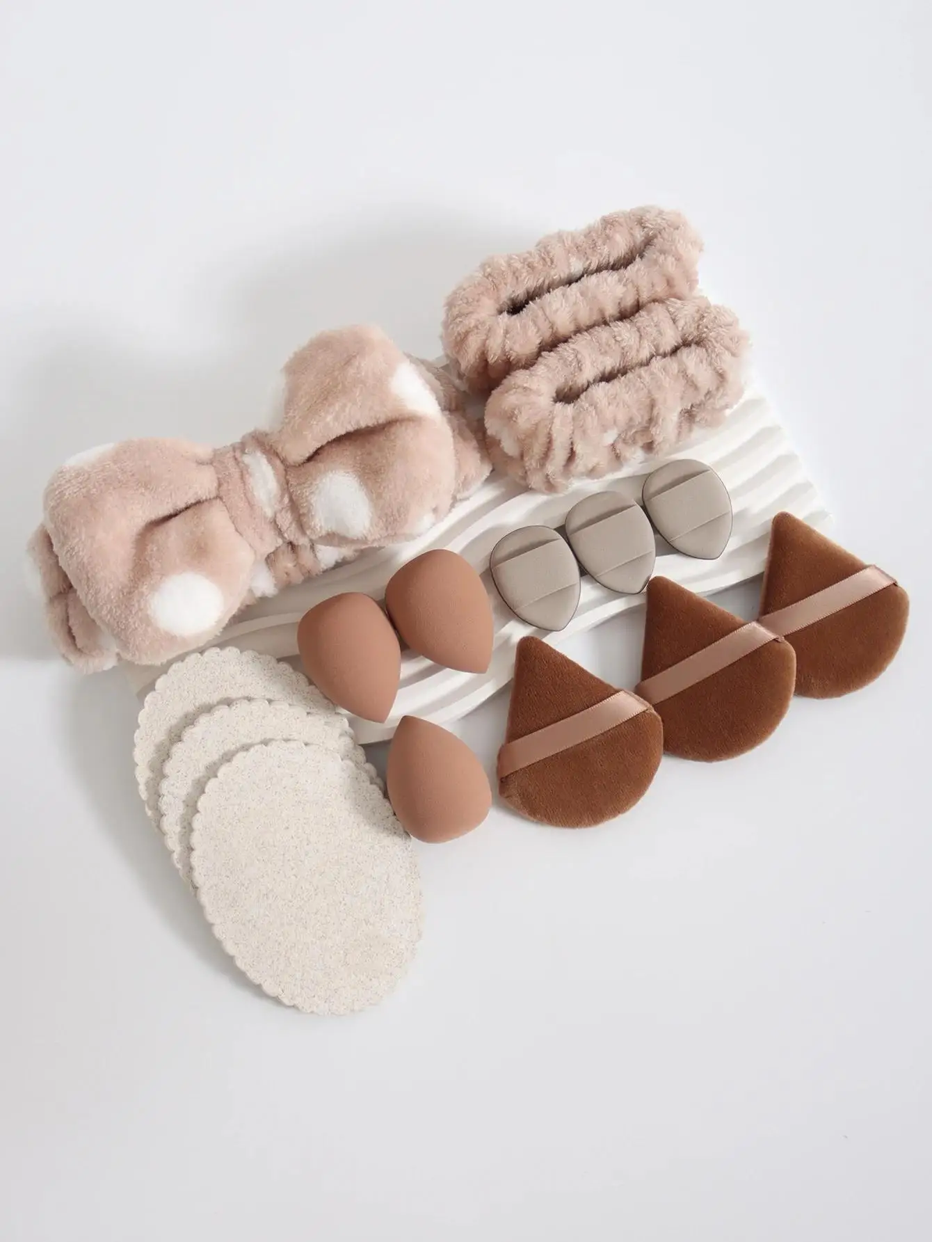 Juego de 15 diademas esponjosas multicolores y esponja de maquillaje, estilo dulce, asistente de belleza perfecto 2030