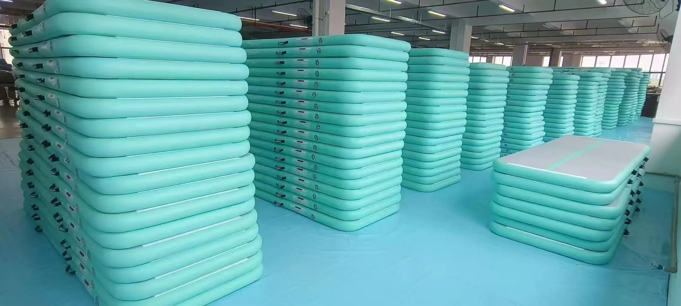 2026  2026 Wholesale Training Inflatable GYM Mat Tumbling Mat Inflatable Gymnastics Mat Air Track