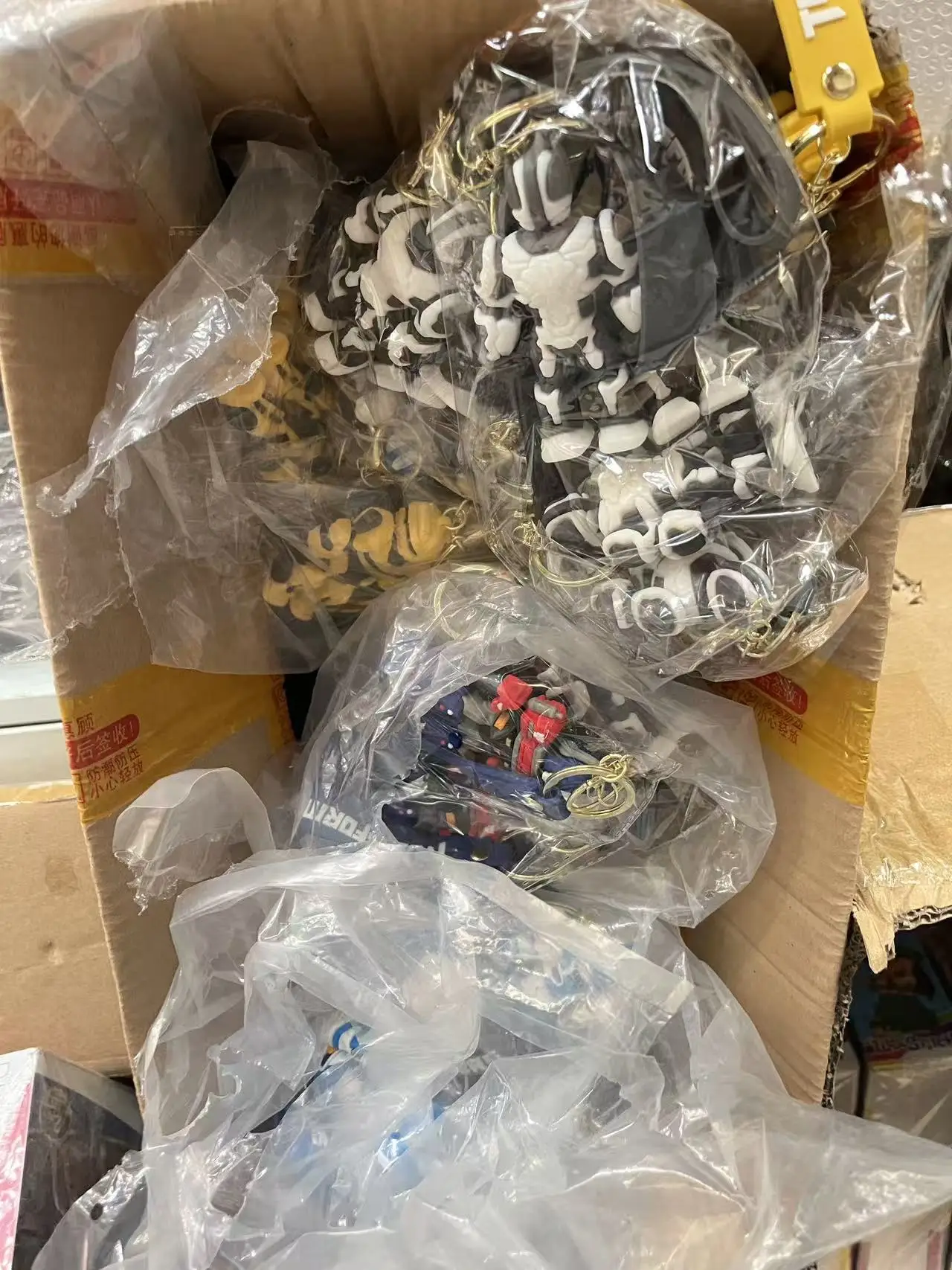 New Transformers Keyring Creative Cartoon Film Robe Keychain Transformer Car Keychain, Bag Pendant Keychain Gift for Friends