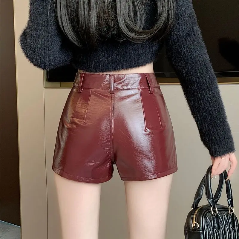 Spice girl high waist black leather shorts women's 2025  winter new wide-leg leopard print  leather shorts hot pants outside