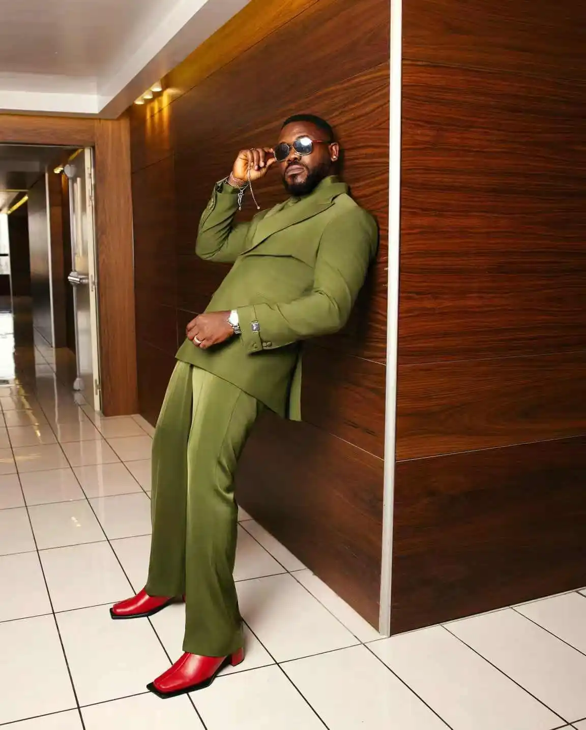 

Зеленый модный мужской костюм, комплект из 2 предметов: пиджак + брюки, брюки, свадебный смокинг, хлопок, формальный офис, жених, выпускной, мужской осенний пиджак, пальто