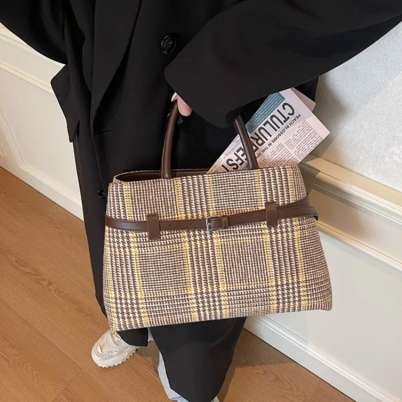 Vintage Minimalist Diaper Bags For Women Simple Luxury Leather Shoulder Bag Elegant Designer Fashionable Tote