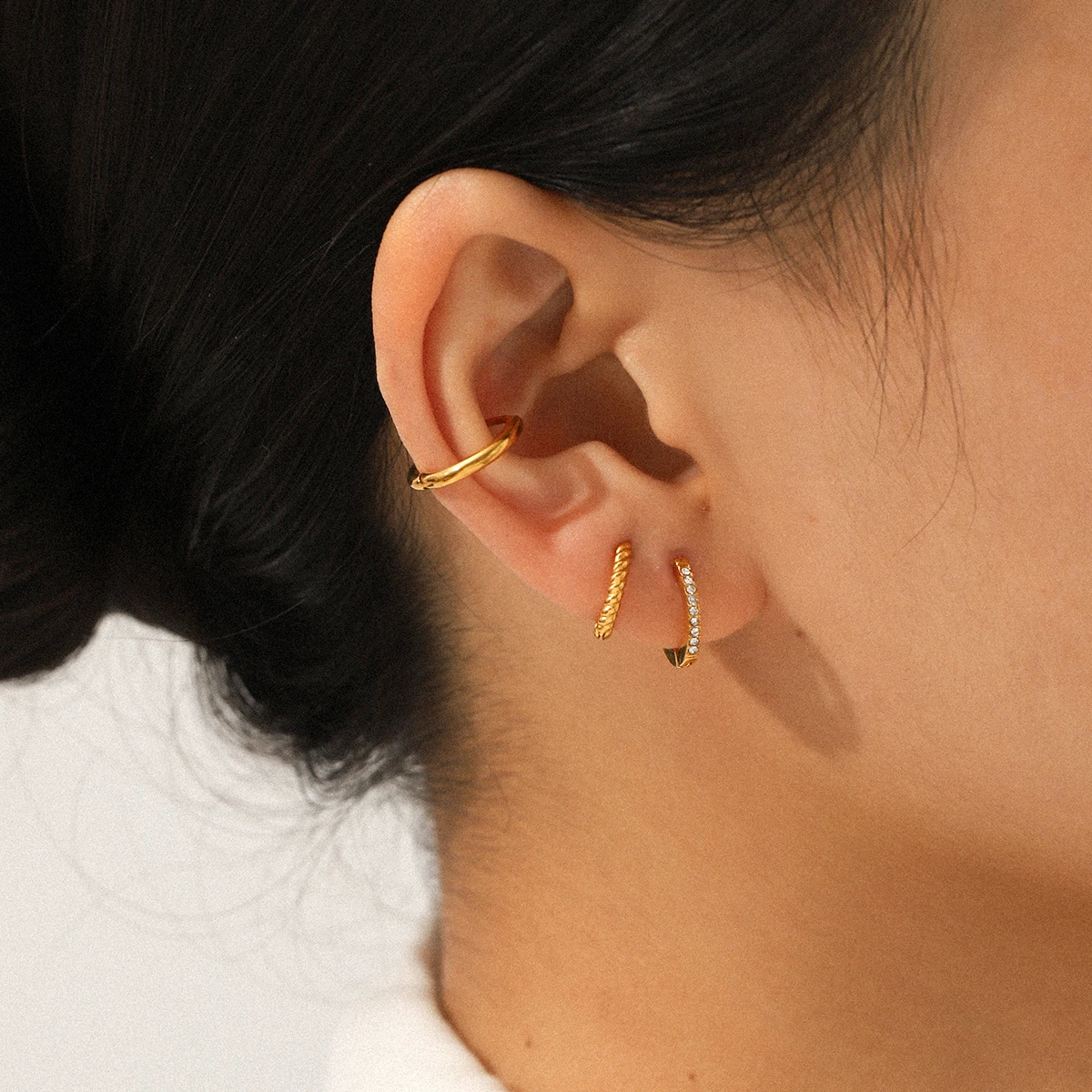 

Rhinestone Pave Huggie Hoops For Women Gold Plated Stainless Steel Elegant Party Jewelry Tarnish Free Joyas De Inoxidable