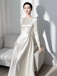 2024 Herbst Elegantes Satin Damen Langarmkleid Rundhals Weißer französischer Midirock Damen A-Linie Abendkleider N1013-1