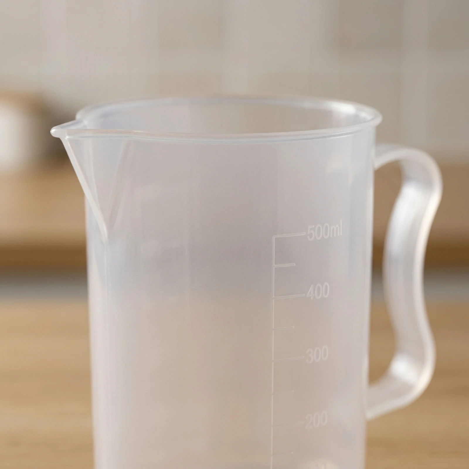 Plastic Measuring Cup Pour Spout Graduated Measuring Cup Kitchen Tool Easy to Clean Accurate Markings