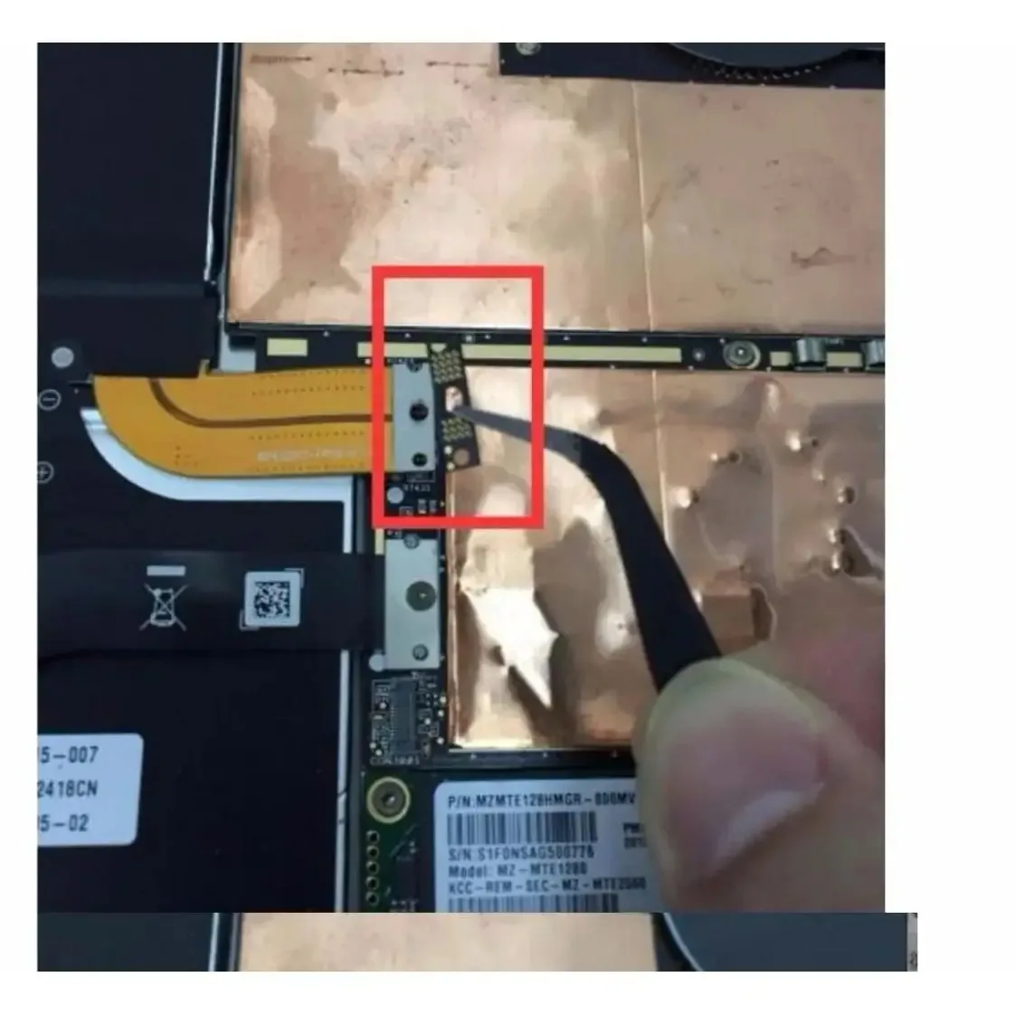 SX Bridge connector For Microsoft Surface Pro 3 (1631) between the battery and logic board connector replacement