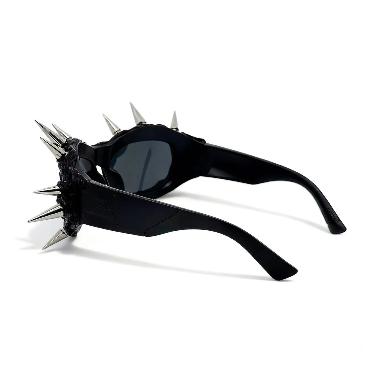 Occhiali da sole con rivetti alla moda in stile punk gotico Occhiali da sole da uomo Trend Cool Hip-hop Party Rock Occhiali da sole retrò Steampunk Dark Lady