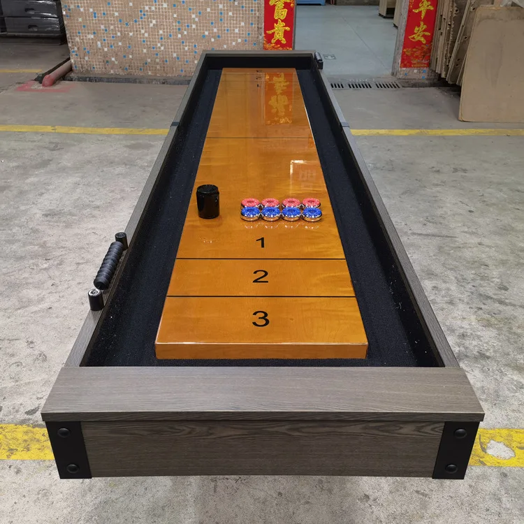 طاولة Shuffleboard مقاس 108 بوصة من الخشب الصلب المخصص للبيع بالجملة مع أضواء مجموعة رمي السهام