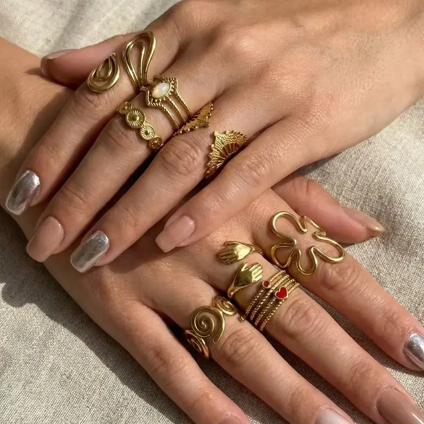 Vintage Statement-Ring mit Kräftigem Blumen-Spiralherz-Design für Damen, Edelstahl in Goldton, Ausgeschnittener Stapelbarer Ring, Alltäglicher Schmuck, Geschenke