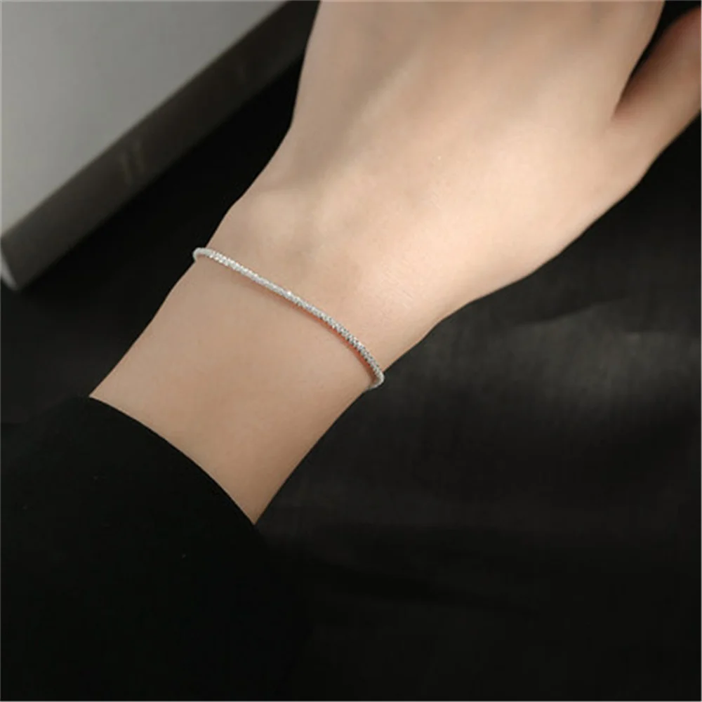 Wu's 2022 New Sparkling  Gypsophila Bracelet Female Simple Student Cold Wind Niche Simple Personality Design Hand catenary