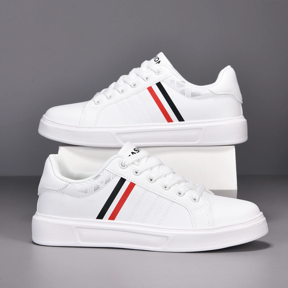 Baskets Blanches en Cuir PU pour Homme et Femme, Chaussures de dehors Décontractées, Légères, Respirantes, Unisexes, Plates, Skateboard, Tennis