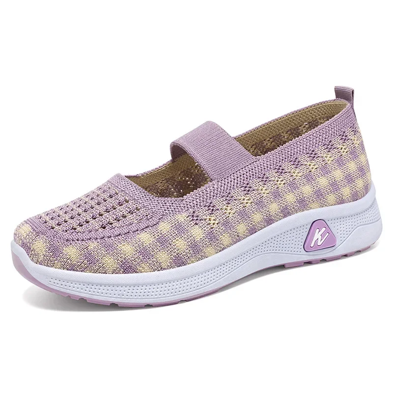 Zapatos informales de malla a rayas para mujer, zapatillas de tela de Pekín, transpirables, estilo perezoso, novedad de verano 2024