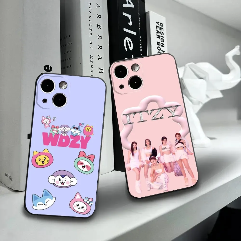 

Korea Singer I-ITZY-S Phone Case For iPhone16,15,14,13,12 Mini 11 Pro XR,X,XS,MAX 7,8 Plus Silicone Cover Soft Black