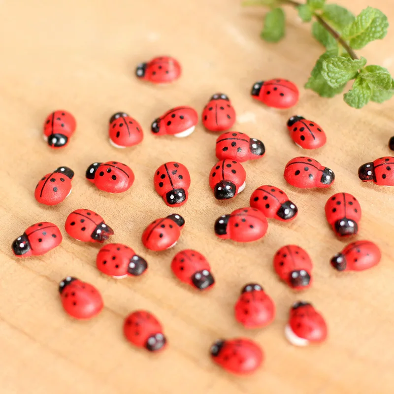 

Micro-landscape ornaments Wooden craftsmanship,Beetle seven-star ladybug Hayao Miyazaki DIY accessories,10 green leaf fish tanks