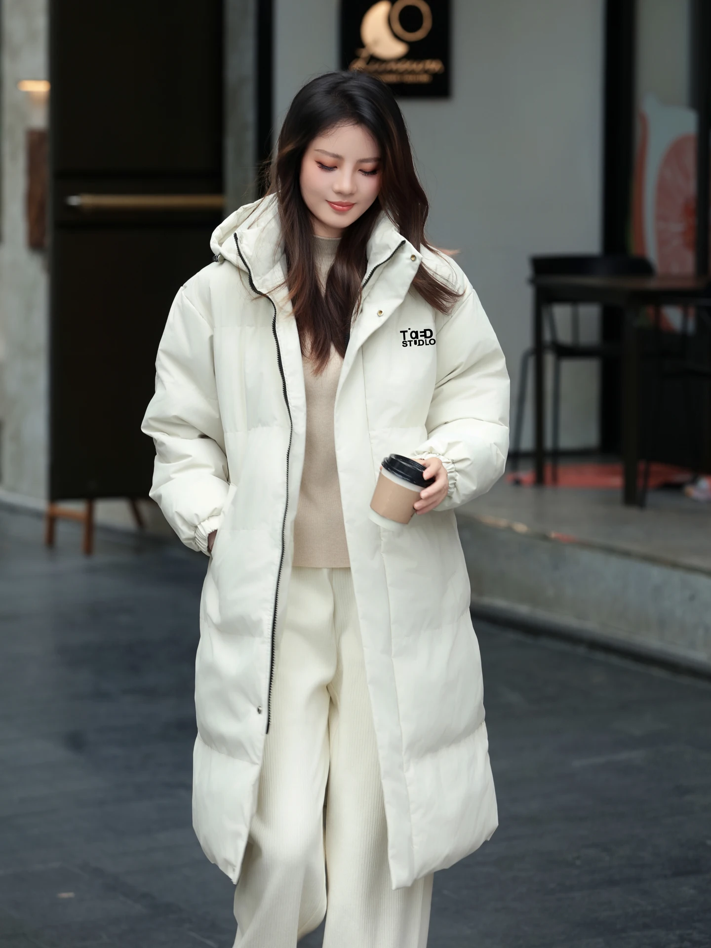 

Thiened длинное пуховое хлопковое куртка с капюшоном, женское новое зимнее теплое пальто выше колена, одинаковое пальто для пары из полиэфирного волокна