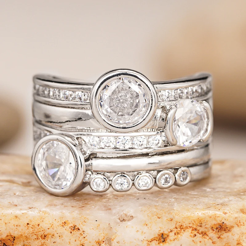 Huitan – magnifiques bagues brillantes avec zircons cubiques, bijoux de mariage attrayants et à la mode pour femmes, accessoires délicats, tendance