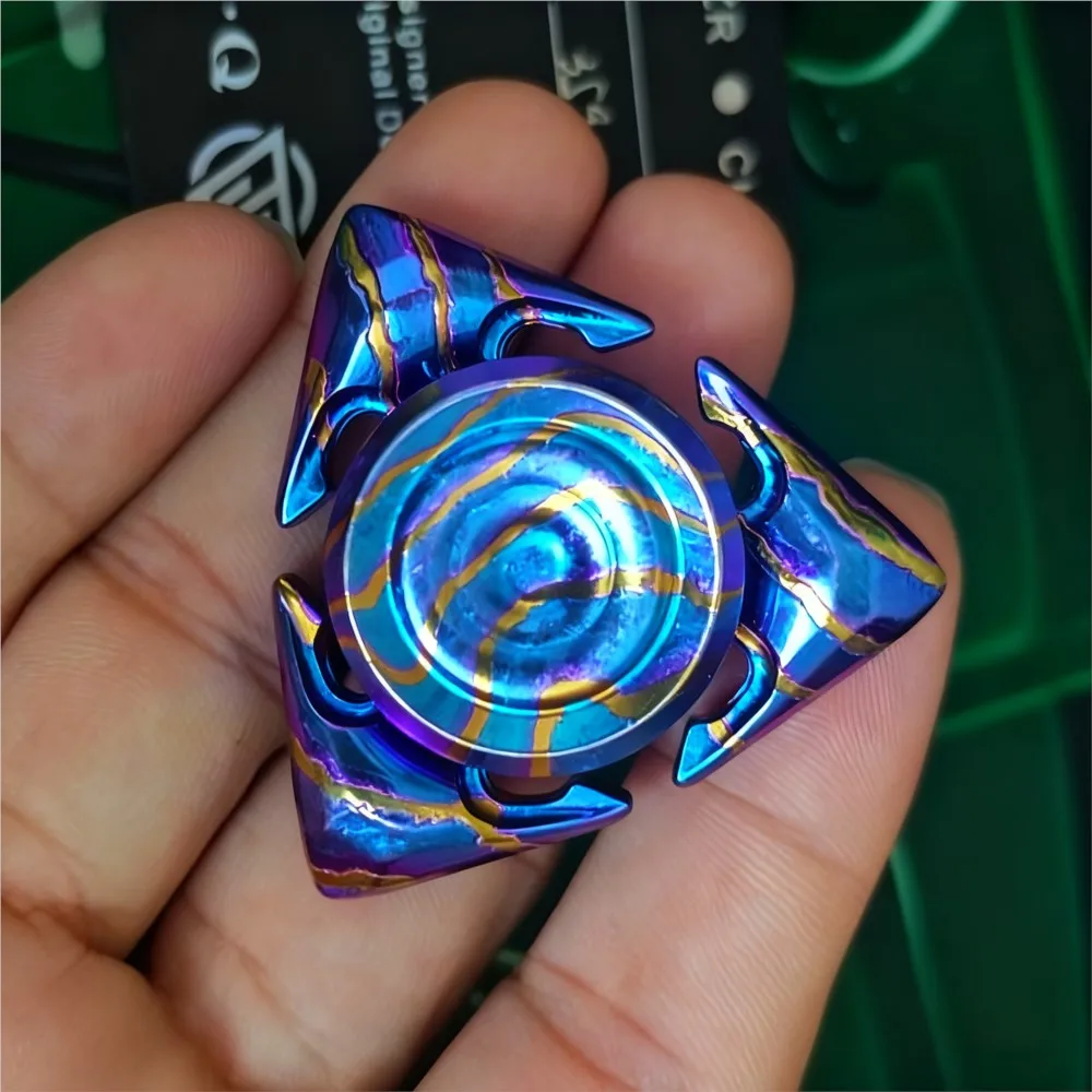 LQEDC Murakumo Fidget Spinner Damasteel Three-Bladed Fidget Spinner Original Designs Anxiety Relief Gadgets Desk Accessories