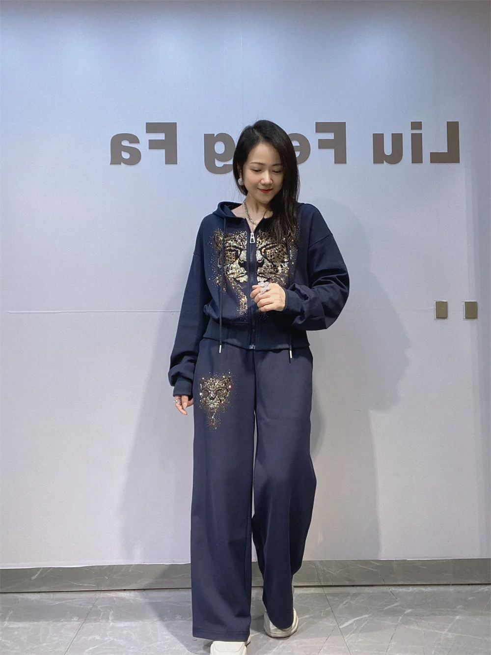 الترتر ليوبارد رئيس نمط مستقيم بانت مجموعات 2 قطعة امرأة Y2k الملابس عادية سستة قمصان سويت شيرت بقلنسوة مطابقة مجموعات أبلى