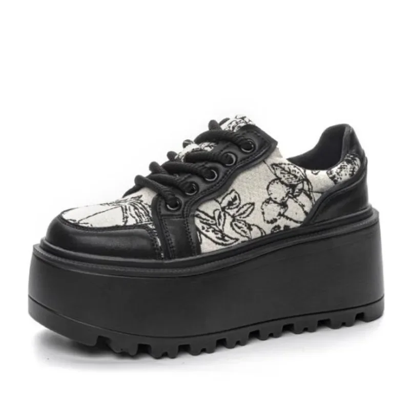 

Джинсовые туфли на танкетке из натуральной кожи с принтом 8 см, 2024, массивные кроссовки, повседневная удобная брендовая весенне-осенняя обувь высокого бренда