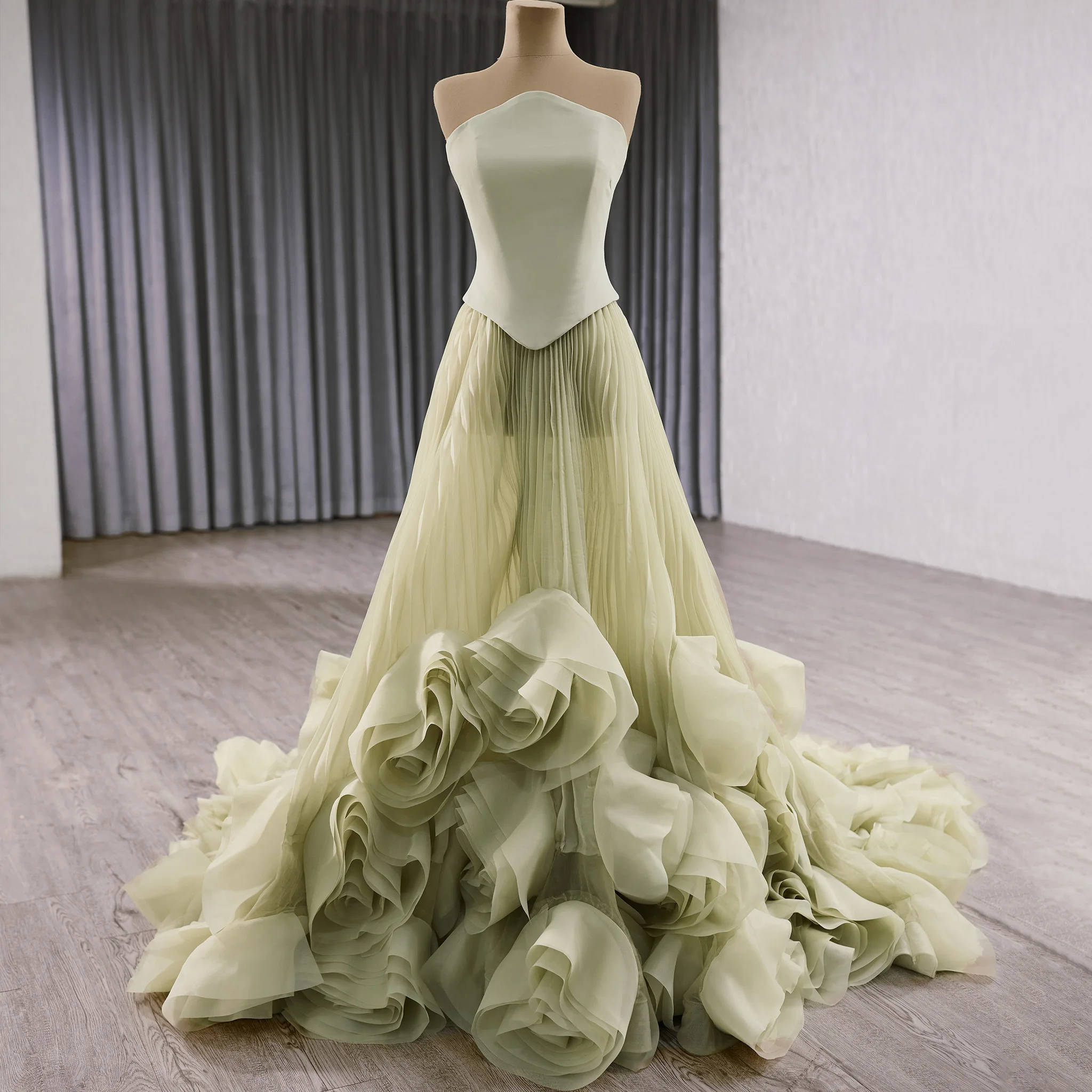 فستان رسمي طويل بدون حمالات من Rosymae مع كشكشة وزهور ثلاثية الأبعاد فستان حفلات أنيق لحفلات الزفاف ومناسبات الشاطئ والحفلات #1