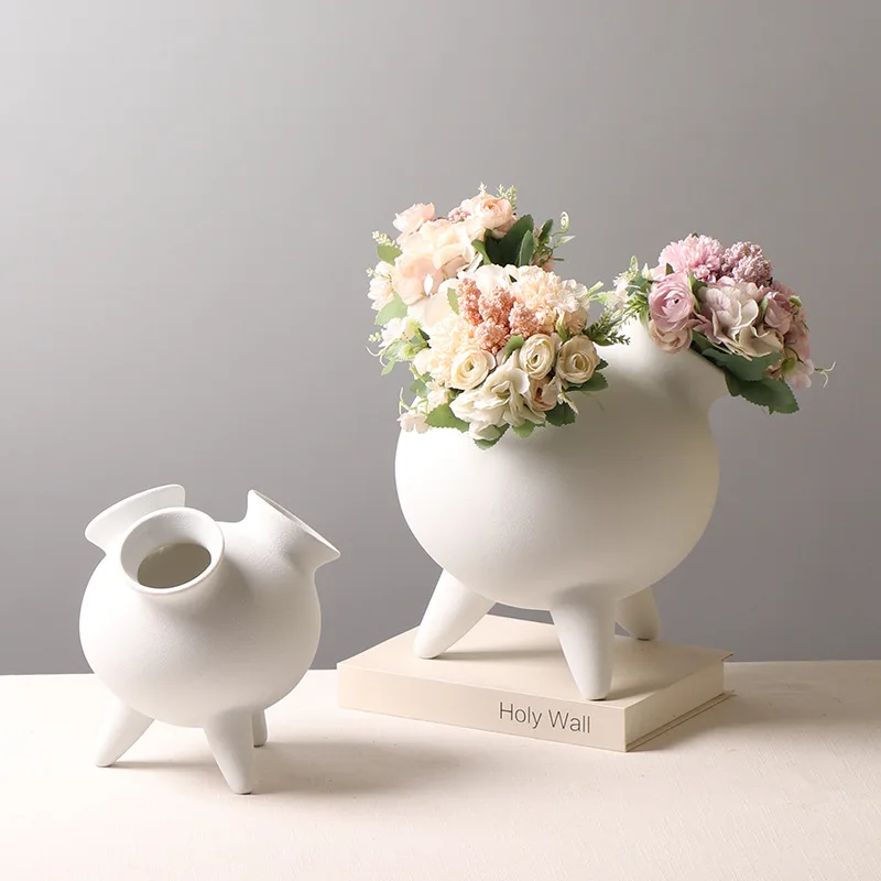 

Ceramic Vase Geometric White Cartoon Flowerpot Three-legged Flower Arrangement Accessories Frosted White Handicrafts