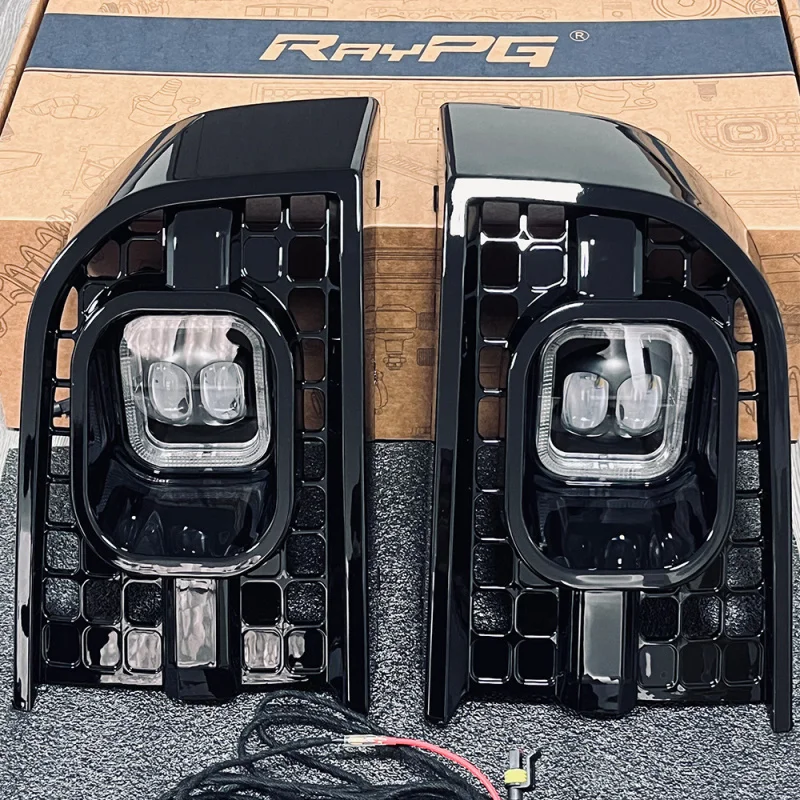 Suitable for Land Rover New Defender 110/90/130 Modified Urban Square Golden Eye Fog Light Front Bumper Grille Spotlight