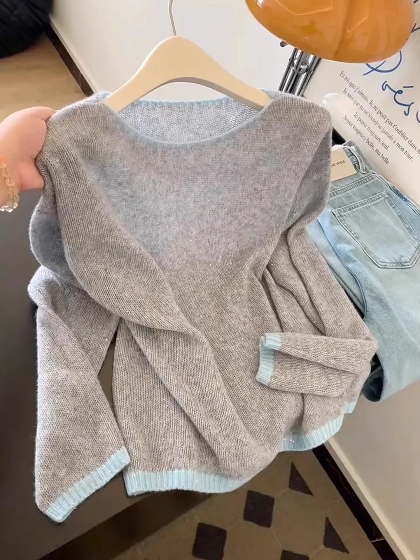 

Корейский мягкий уютный вязаный свитер с круглым вырезом для женщин, свободный крой, длинный рукав, осенняя мода, уникальный топ с эффектом стройности