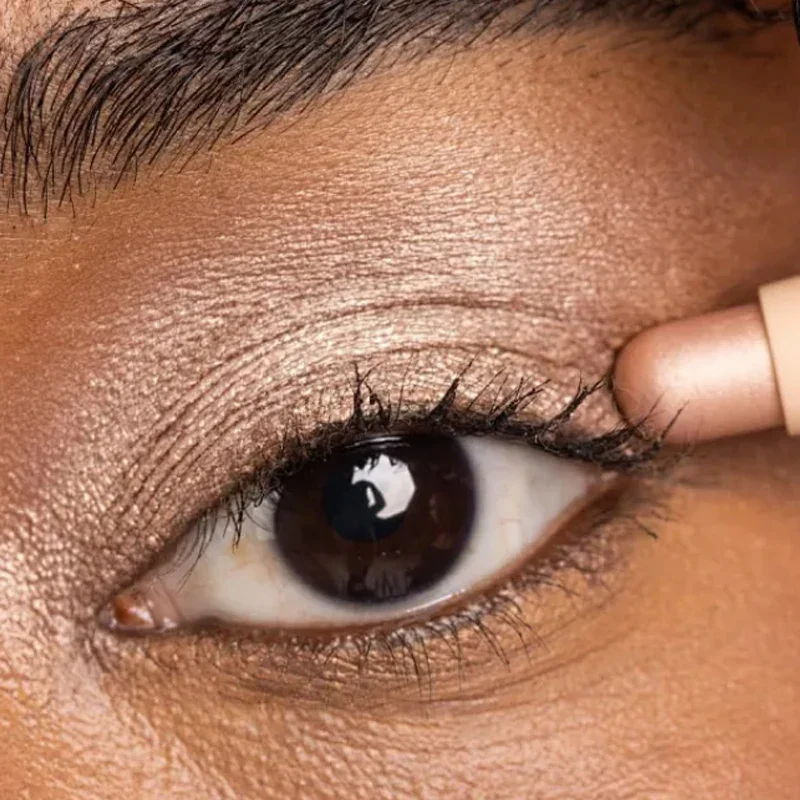 真珠光沢のあるグリッターハイライターアイシャドウペンシル防水長期的な高着色シマーアイライナー横たわっているカイコメイク