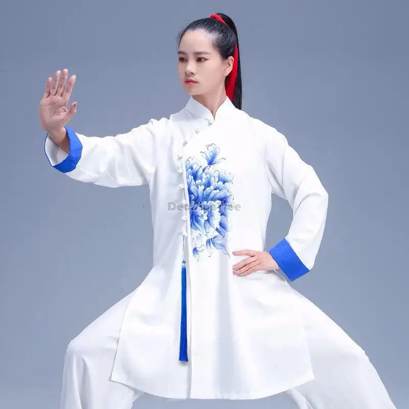 2023 nowych chińskich mężczyzn tai chi bierze udział w ćwiczeniach sztuk walki qigong performance competition tai chi weź zen chiński styl w48