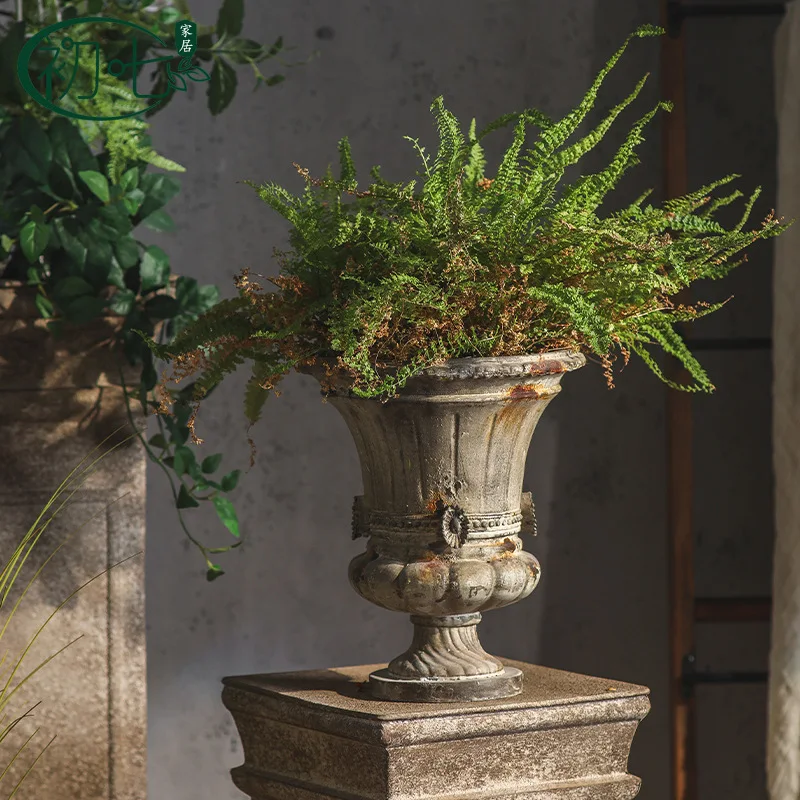 Wabi Sansan resin vase ornament, high-end door Roman column welcome decoration flower pot, old garden ornament