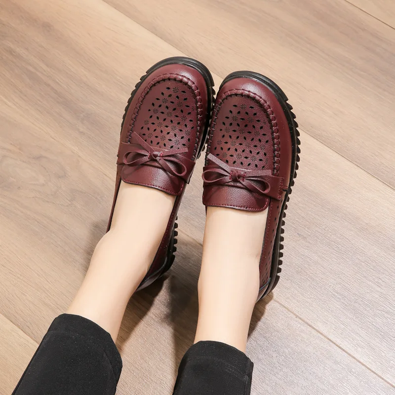 Women Hollow Shoes Hole Breathable Genuine Leather Soft Sole Comfortable Anti-stid Womans Shoes Ladies Leather Shoes