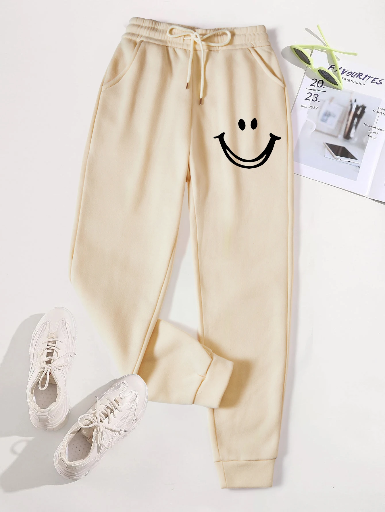 Smiling Face Prints Women Sweatpants Casual Sporty Trousers Winter Fleece Warm Elastic Waist Pants Loose Pocket Woman Streetwear