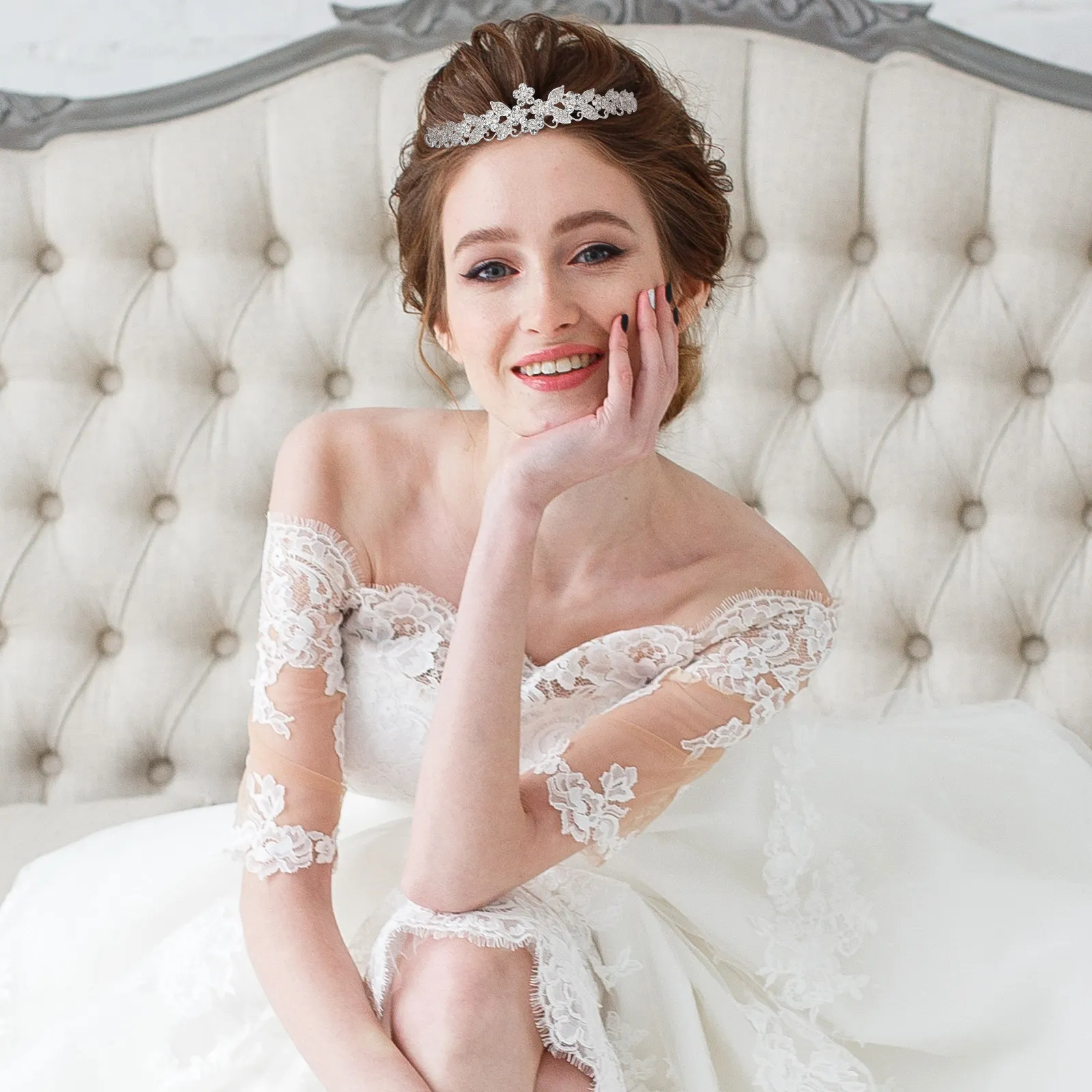 Silver Bridal Crown Headband Tiara Shining Crystal Rhinestone Combed Crown Perfect for Wedding Engagement Party Bridal Hair