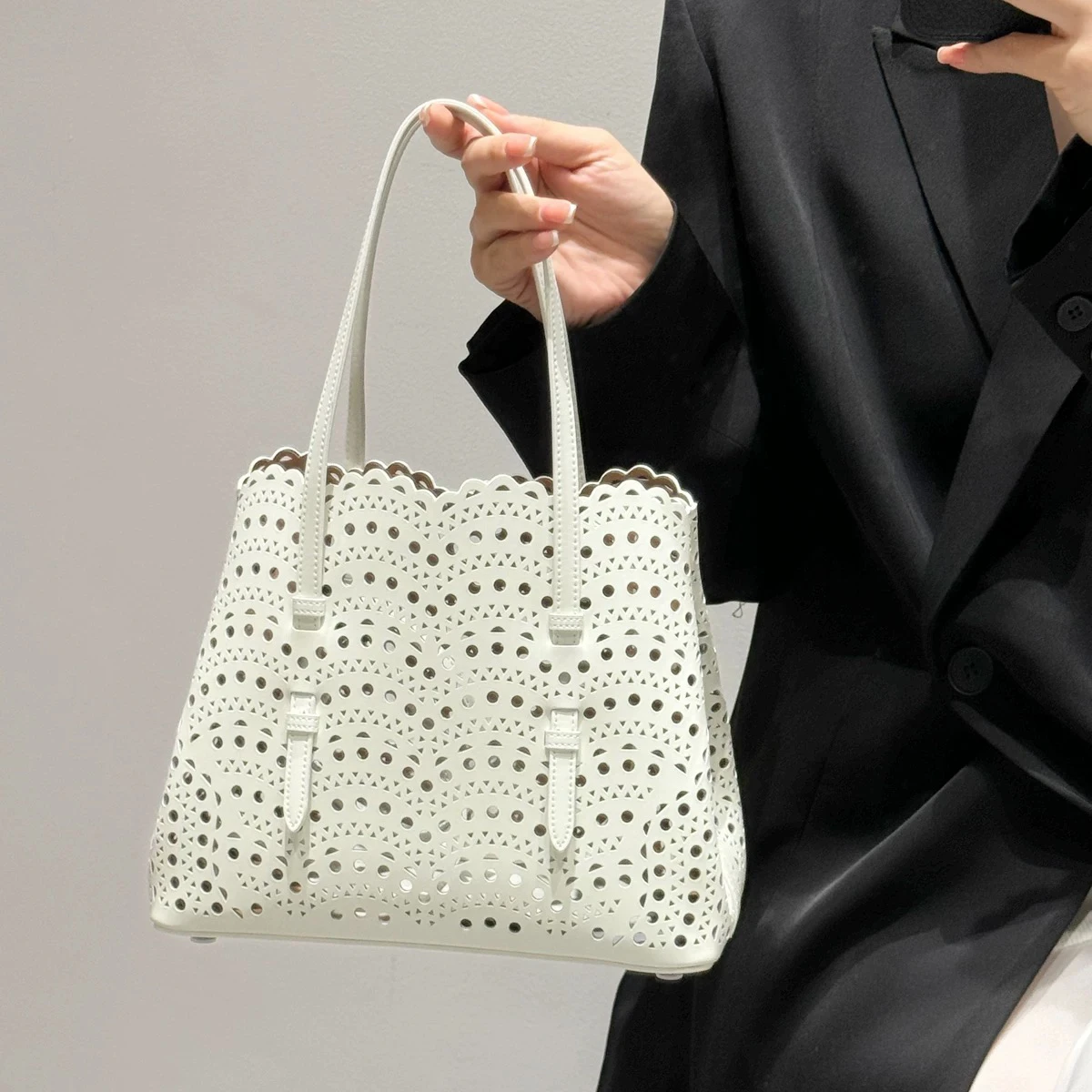 

2025 New Wave Hollow Carving Vegetable Basket Leather Women's Bag Single oulder Slant Cross Hand Carry Tote Buet Bag
