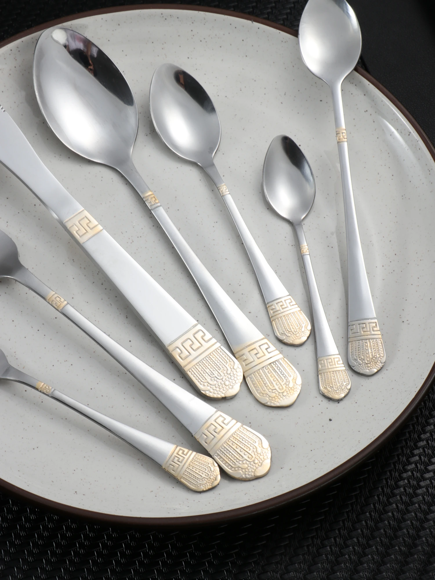 4/7/16/24 Pieces Western Tableware Stainless Steel Spoon Forks Knives Dinnerware Set Kitchen Cutlery for Banquet Restaurant