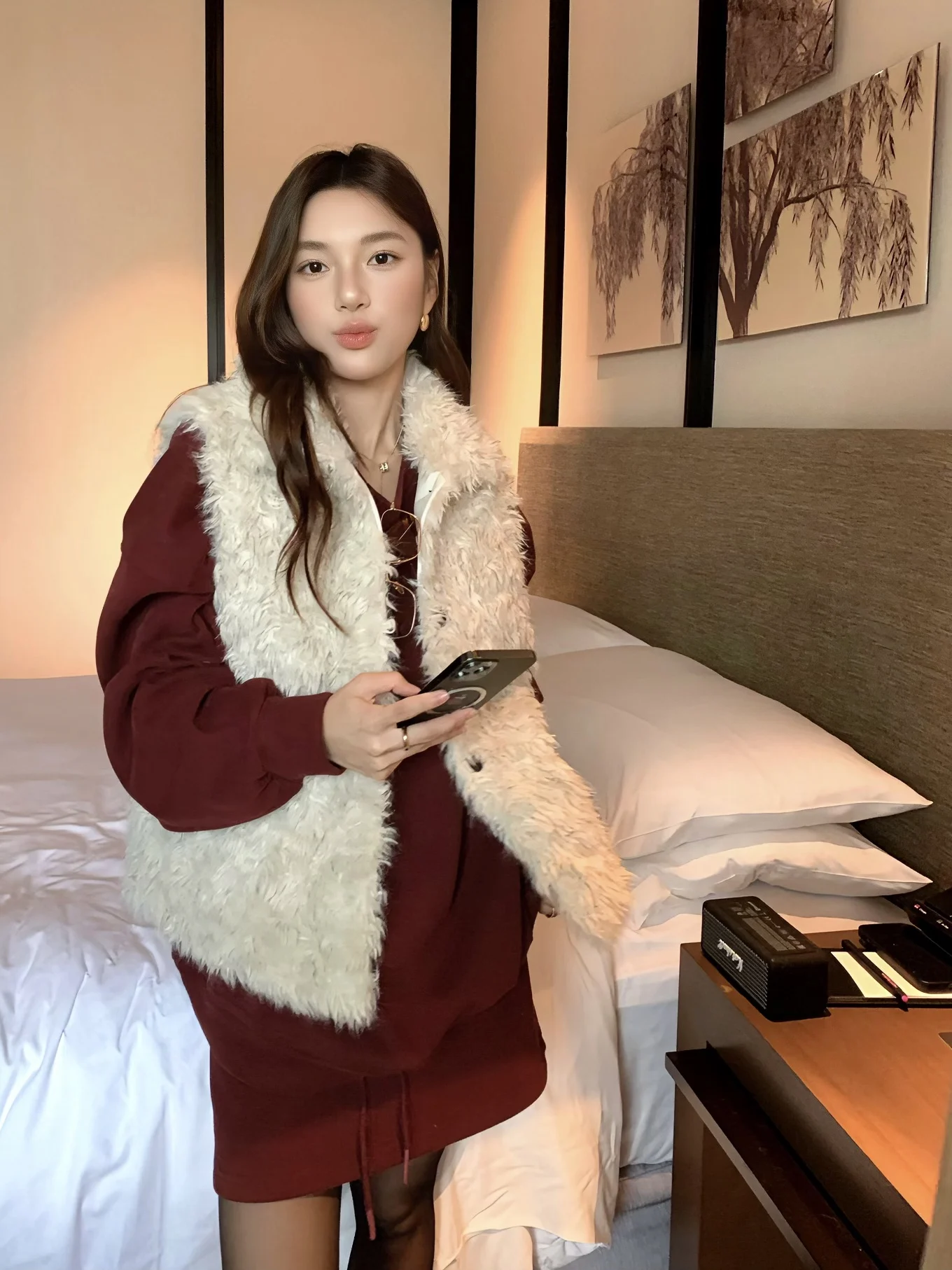 

Жилет из экологичного меха ягненка UKILAU, женский, свободный крой, с высоким воротником, осенне-зимний, для повседневной носки, на одной пуговице, цветной