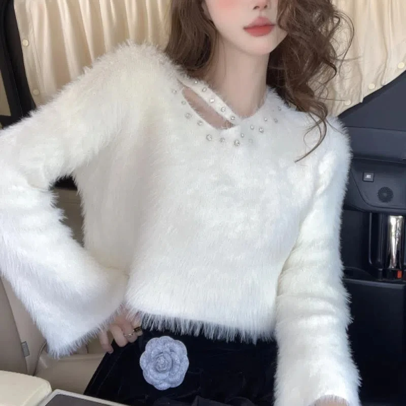 New V-neck Hanging Neck Pullovers for Women in Autumn and Winter Diamond Studded Knit with Faux Mink Fur Lining Short Sweaters