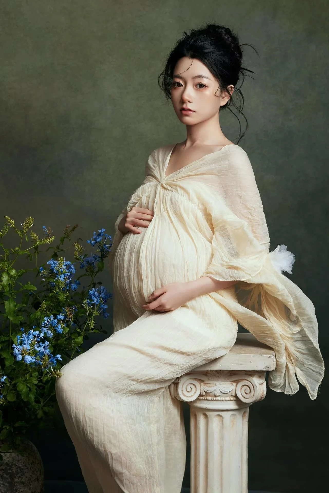 Vestido de maternidad blanco estilo griego – Elegante para sesión de fotos - imagen 2