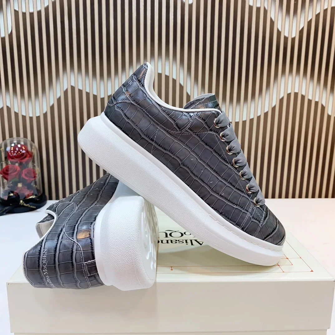 

Top Hight Quality Mens Casual Sneakers Real Leather Womens Brand Designer Tennis Shoes Classic Fashion Design running shoes