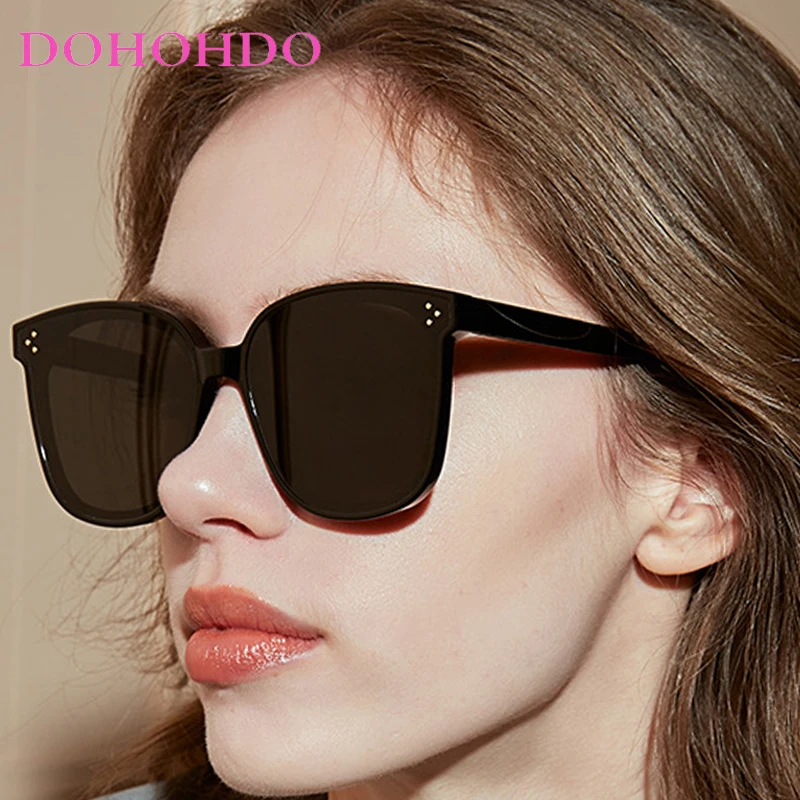 

New Classic Fashion Rivets Square Women Men Sunglasses Retro Trendy Sun Glasses Driving Travel Shades Female UV400 Lentes De Sol