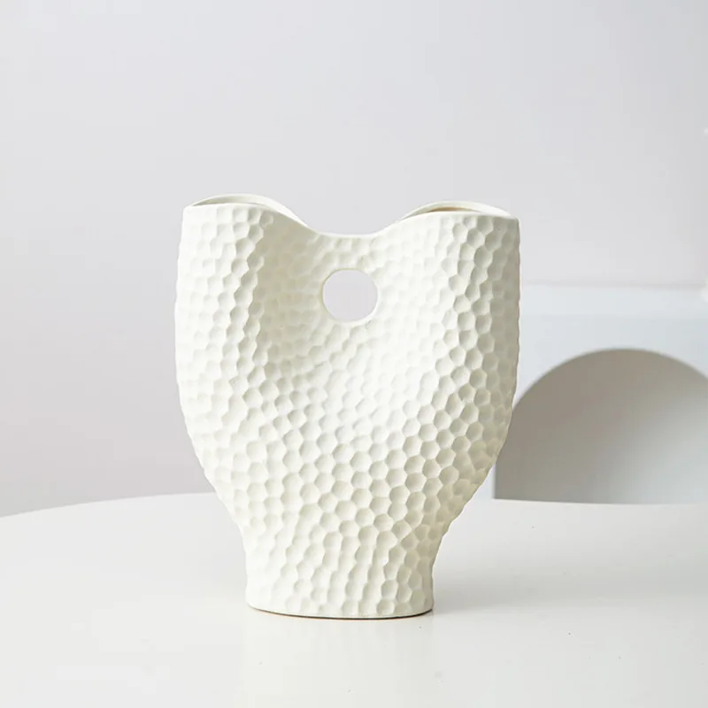 Nordic Golden Ceramic Vase Modern Home Decoration Ornaments Countertop Vase Creative Living Room Flower Arrangement Vase