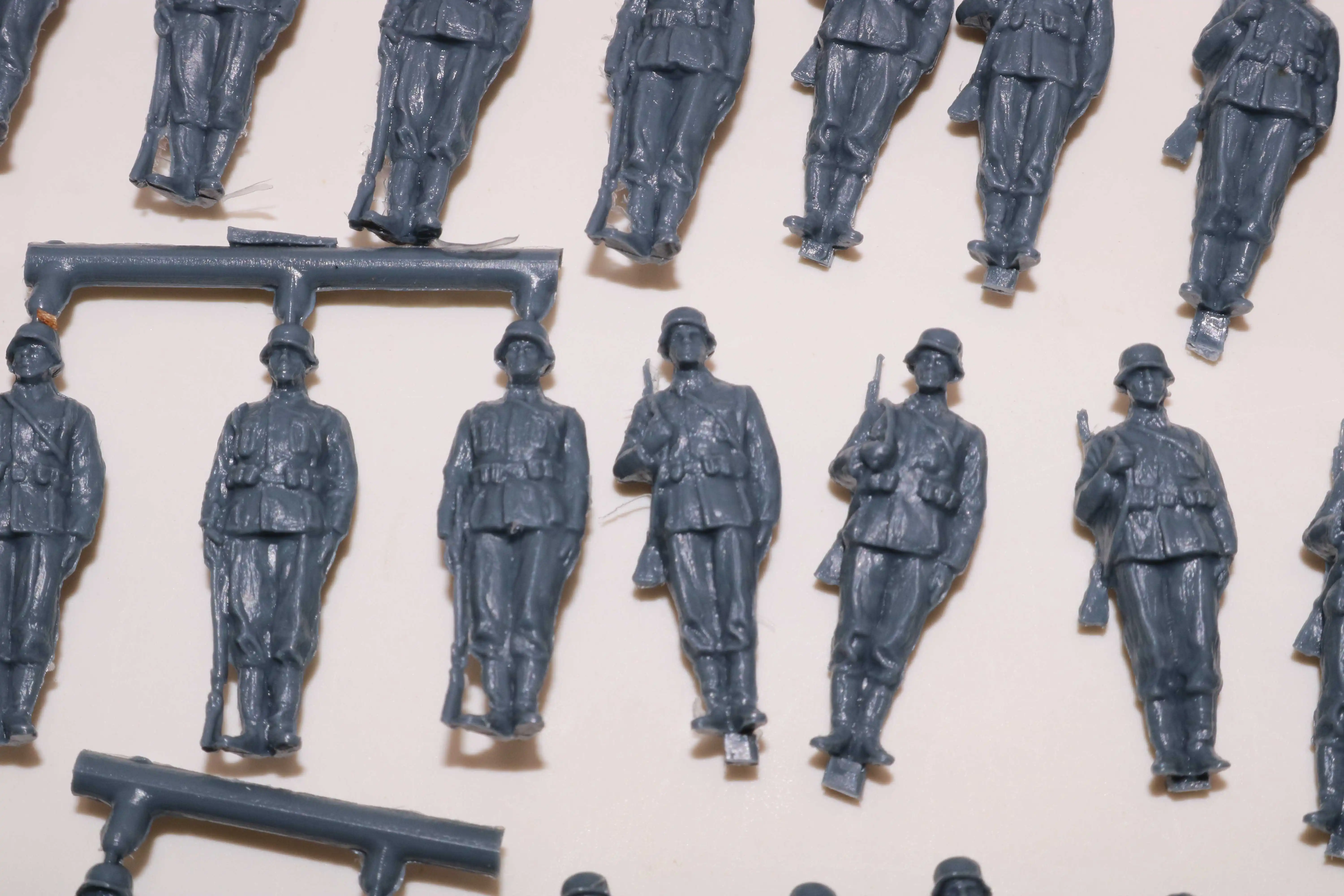 1/72 Scale Die-cast Resin 72533 Soldiers In 36-man Group Model Kit, Unpainted, Free Shipping