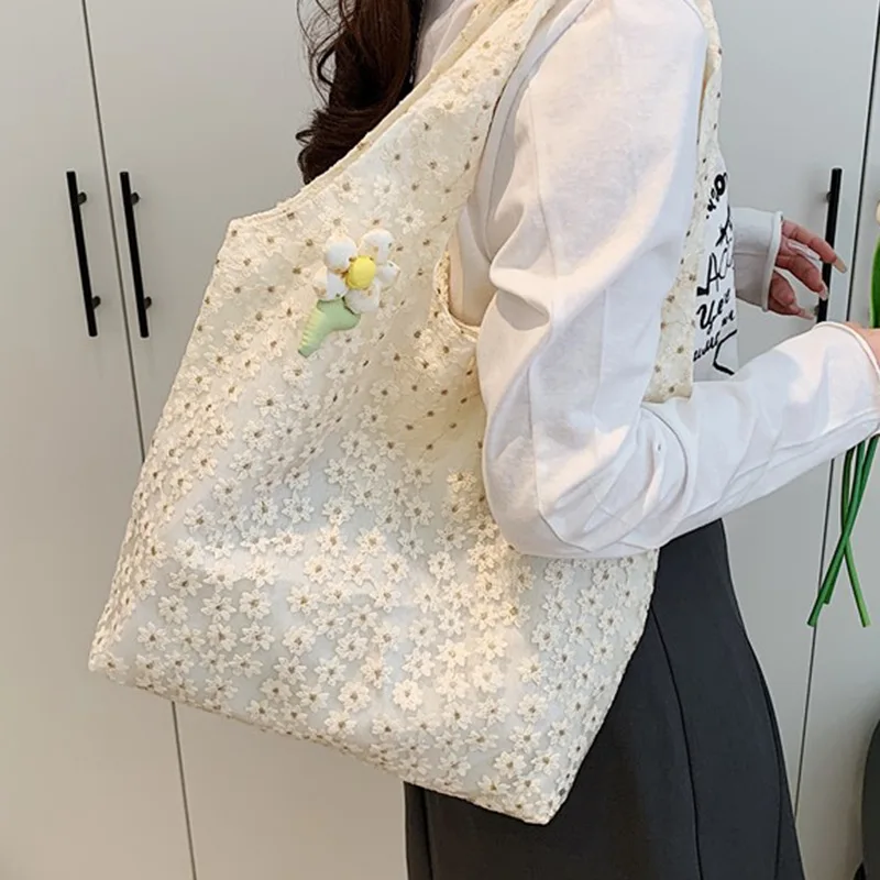 

Hot Selling Canvas Women's Bags Cute Little Daisy Flower, College Student One Shoulder Tote Bag Large Capacity Handheld Tote Bag