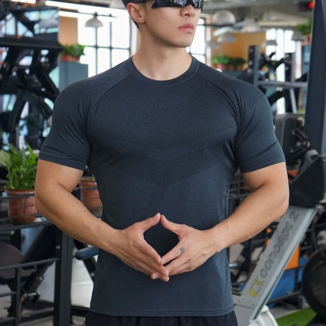 

2025 Summer Fitness Sports T-Shirt Men's Breathable shor-sleeve Training Tight T-shirt Quick Drying Tops male Fitness Clothing