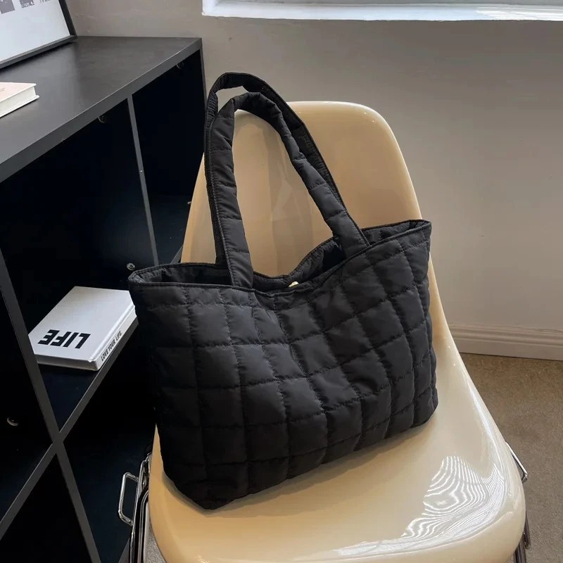 Gesteppte, gepolsterte Nylon-Tragetasche, große Kapazität, weiche Gitter-Schulterhandtasche, leichte Allzwecktasche für Arbeit, Einkäufe, tägliche Reisen – Detail 3