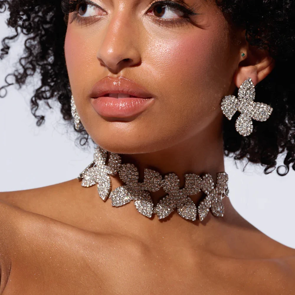 

Fashion Flower Choker Earrings Set Banquet for Woman Accessories Trends 2025 Geometric Rhinestone Party Jewelry Sets Bridal Gift