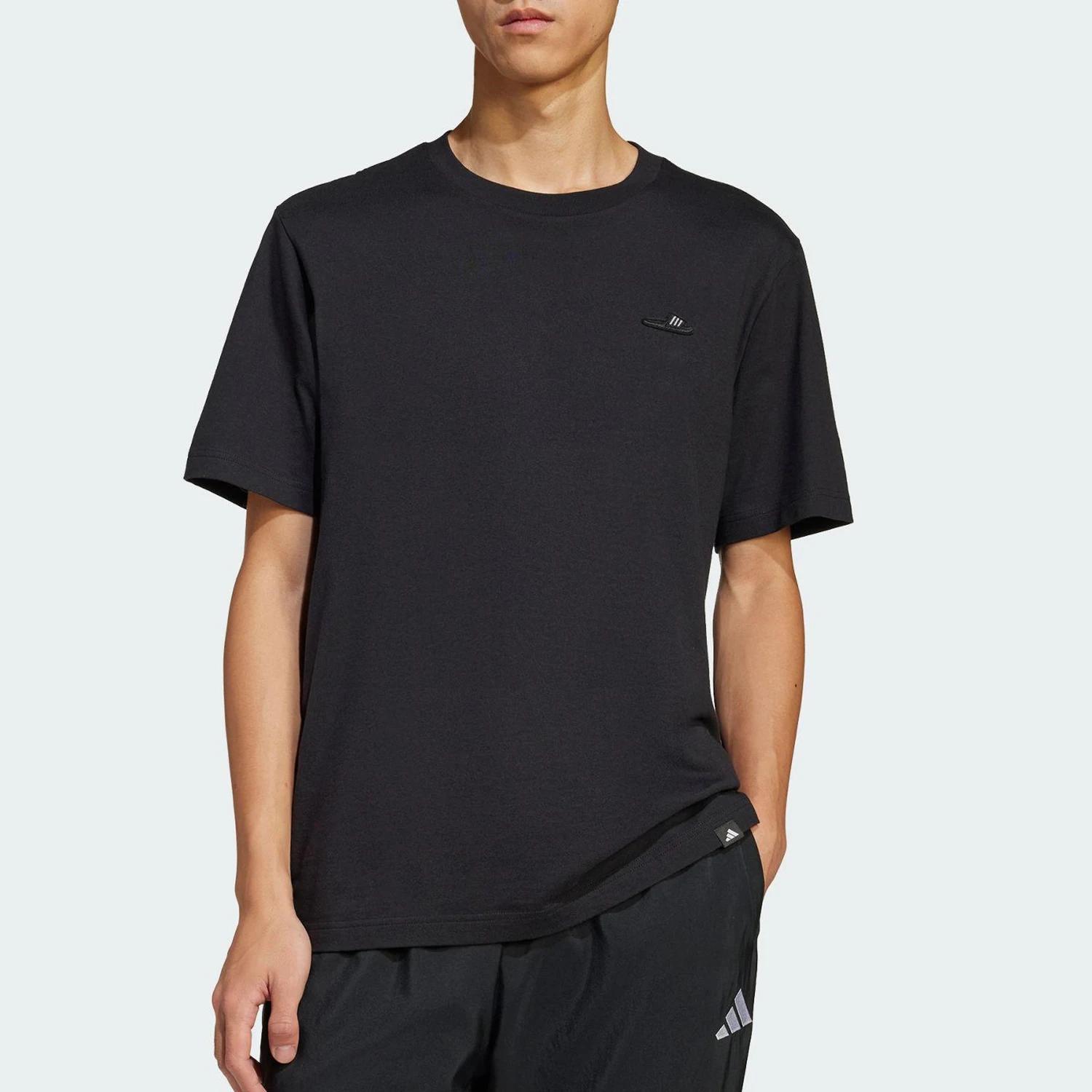 

Новая мужская свободная дышащая футболка Adidas Authentic Summer с круглым вырезом и короткими рукавами JJ4003