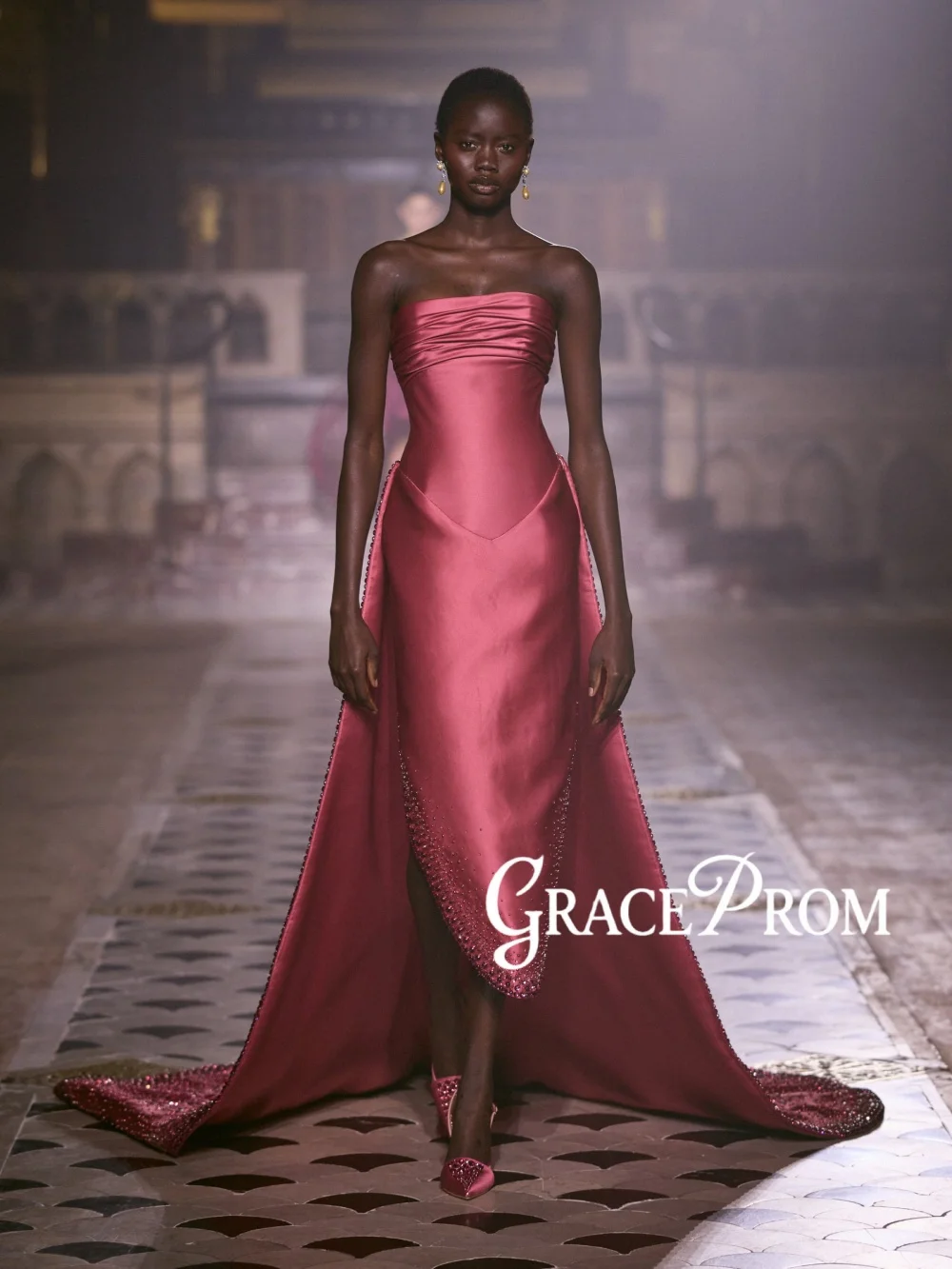 

Элегантное вечернее платье из атласа с отстегивающимся шлейфом и бисером, без бретелек, для свадебных торжеств, индивидуальный пошив, роскошное банкетное платье